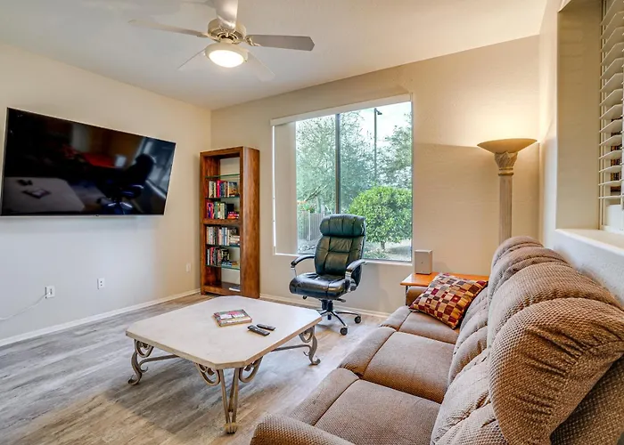 Holiday home Golf Getaway! Gem W/ Covered Patio Surprise