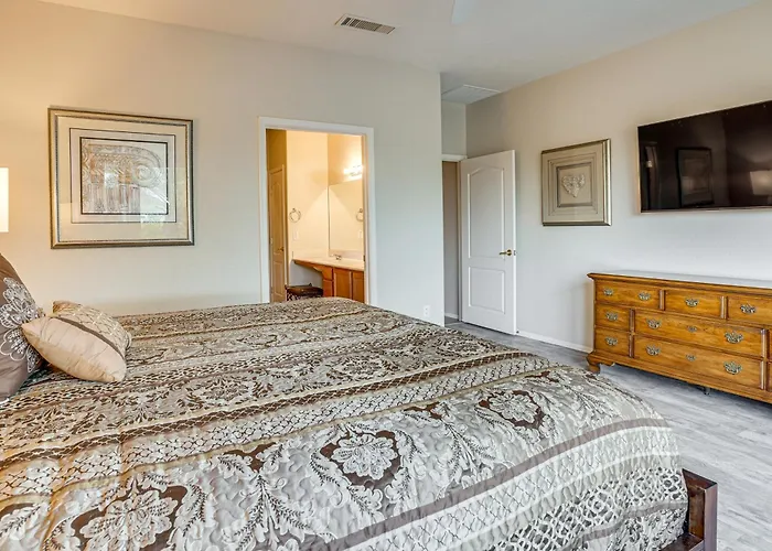 Holiday home Golf Getaway! Gem W/ Covered Patio Surprise
